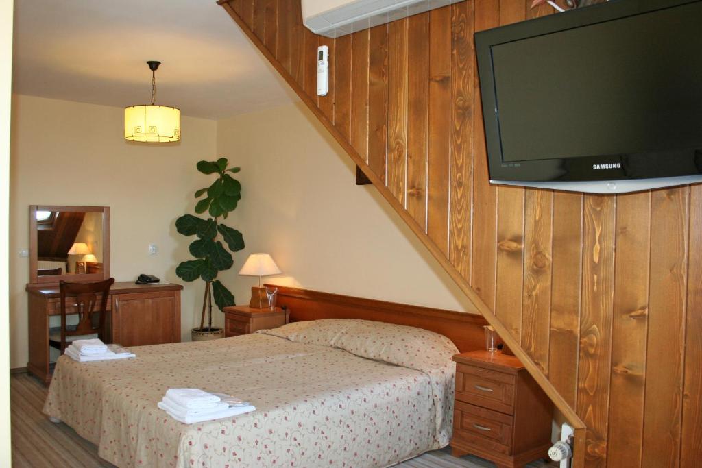 رازلوغ Family Hotel Zora الغرفة الصورة