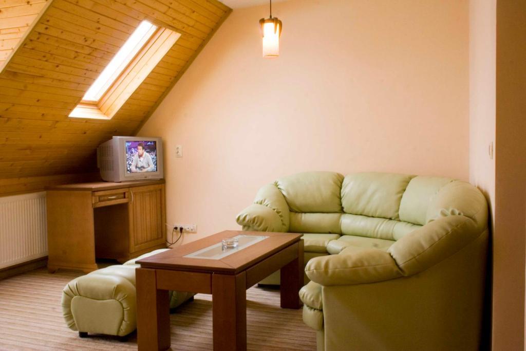 رازلوغ Family Hotel Zora الغرفة الصورة