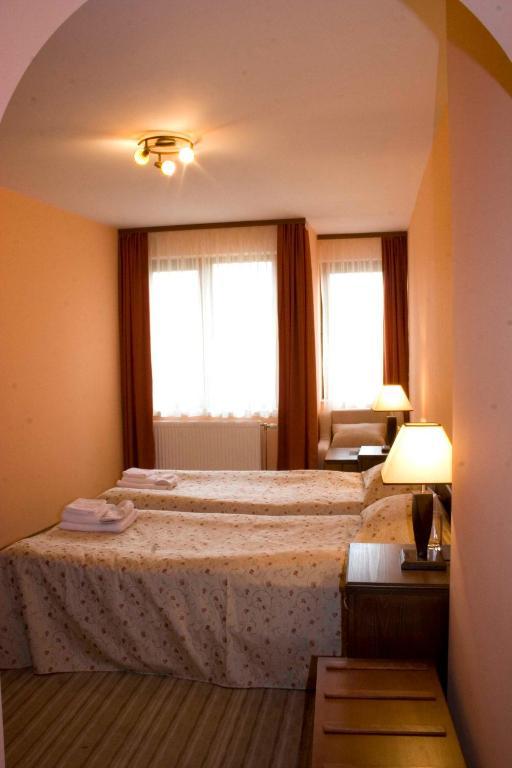 رازلوغ Family Hotel Zora الغرفة الصورة